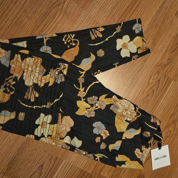Agnes & Dora Black and Gold Floral Moto Leggings - Picture 3 of 5